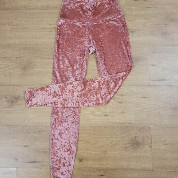 Lululemon Wunder Lounge High Rise Tigh - Picture 6 of 12